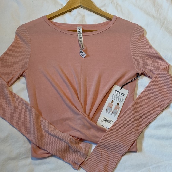 Alo Yoga Cover Long Sleeve Top in Powder Pink. Size M. Crop top. Yoga top - Picture 5 of 7